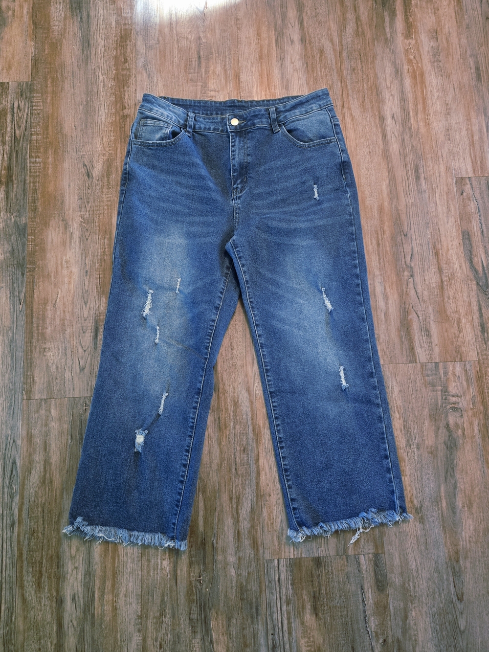 SHEIN Dark Blue Distressed Cropped Jeans with Frayed Hem
